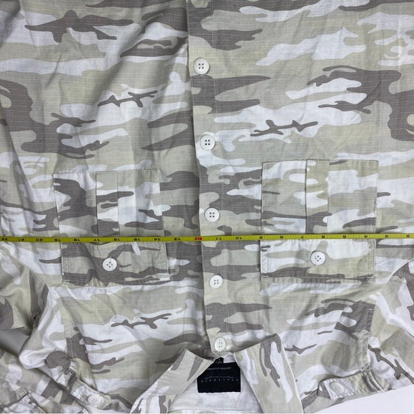 Sanctuary Neutral Color Camo Shirt Size L - Picture 6 of 10